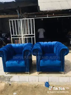 Single Cheatfiled Sofa