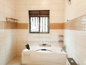 4bdrm Bungalow in Fs Properties Ltd, Wakiso / Wakiso for sale