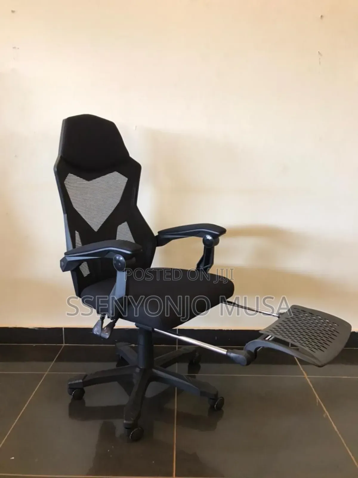Gamer Gear Gaming Office Chair With Extendable Leg Rest-