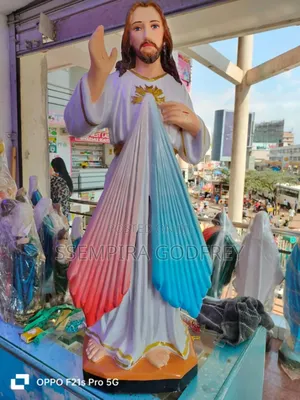 Statue of Blessed Mother Mary and Jesus Christ