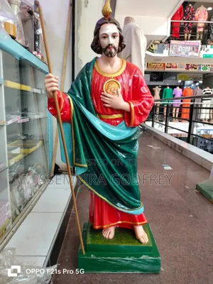 Statue of Blessed Mother Mary and Jesus Christ