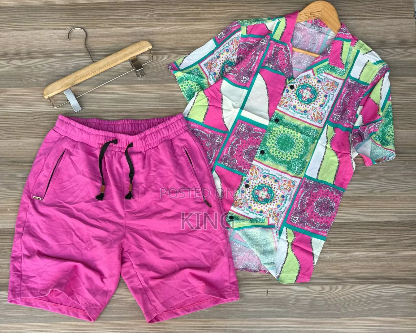 Genial Set. Shorts, Shirts