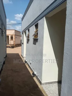 Studio Apartment in Mutungo Luzila, Central Division for rent
