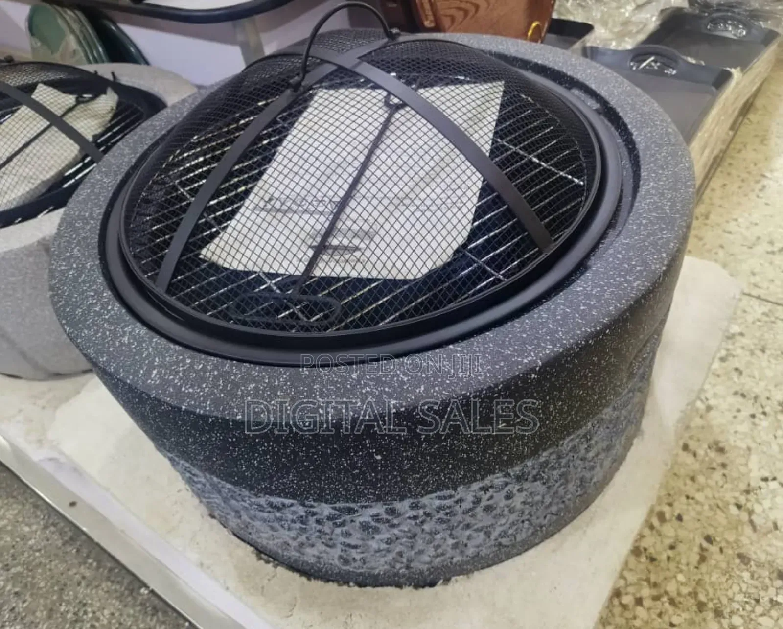 Out Door Camp Fire Pit With Grill BBQ