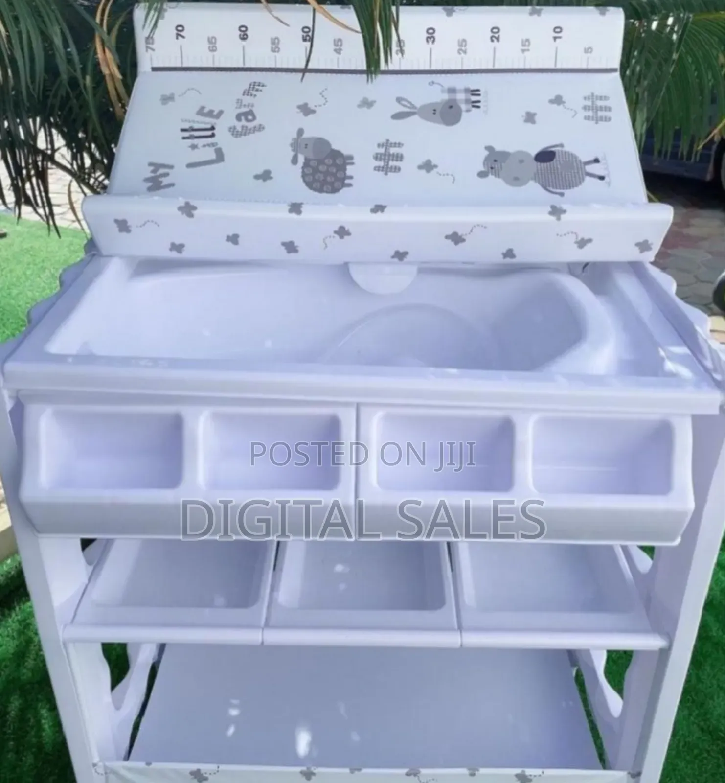 Baby Changing Table and Bath Tub