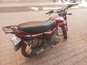 Bajaj Boxer 125 2023 Red