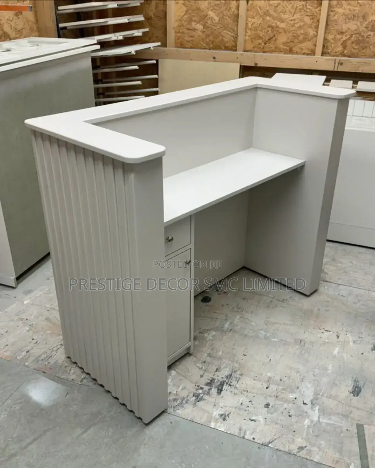 Couter / Reception Tables