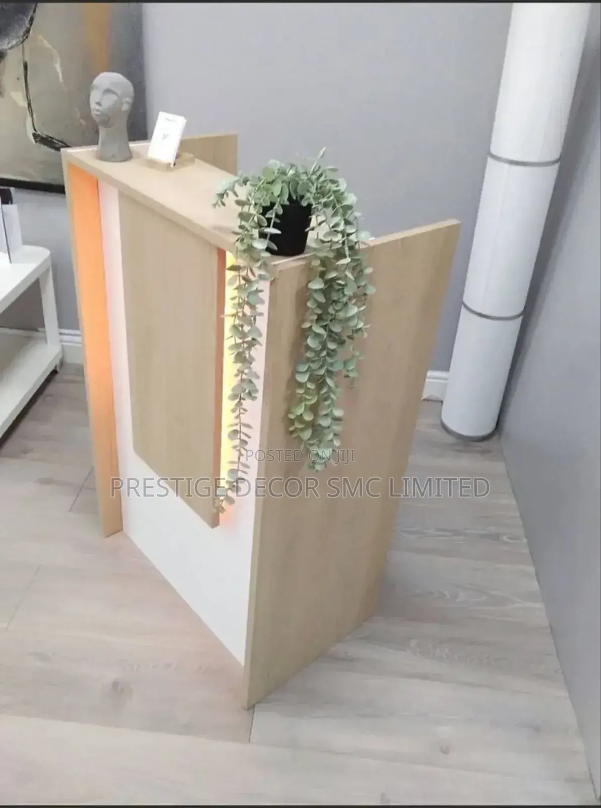 Couter / Reception Tables