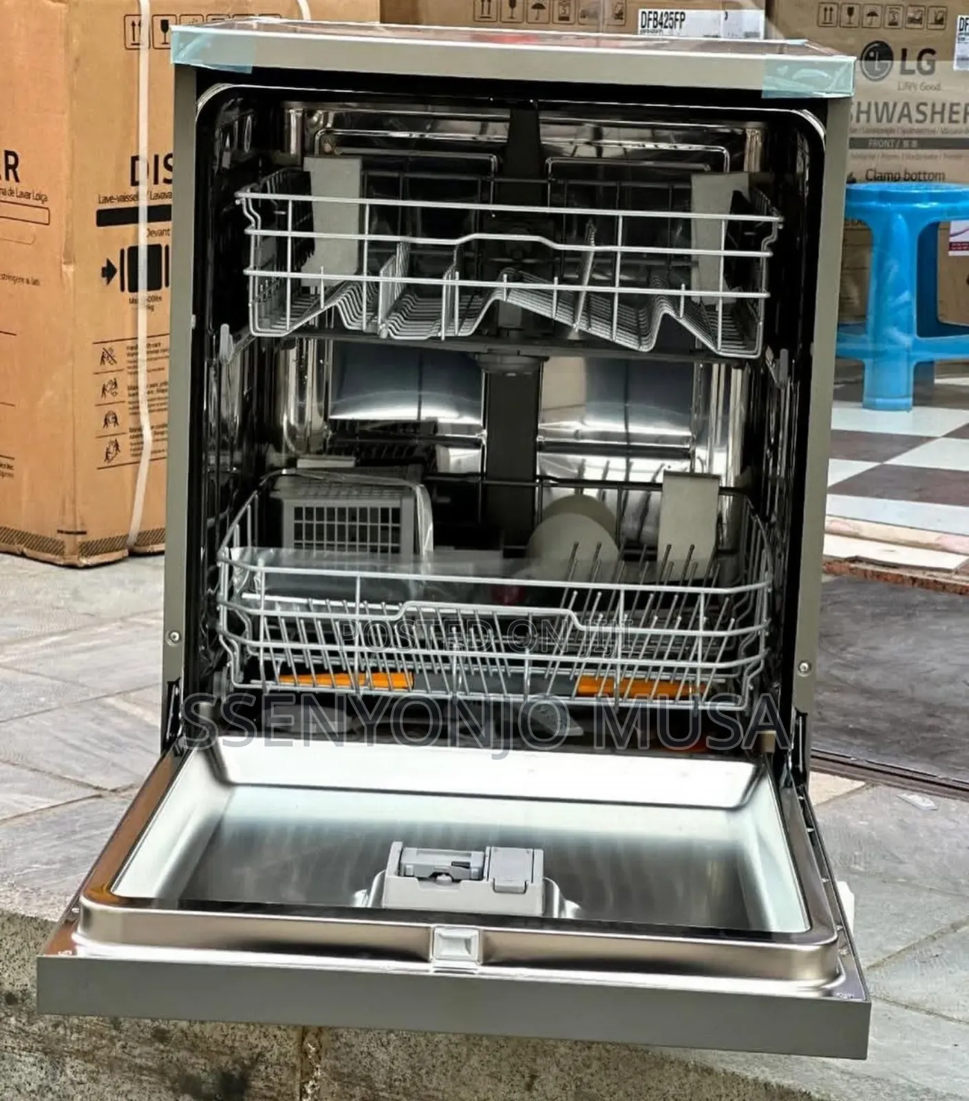 Lg Quadwash Dishwasher Dfc612fv, 14 Place Settings