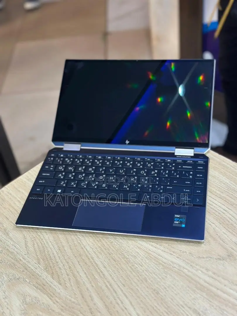 New Laptop HP Spectra 13 16GB Intel Core I7 SSD 500GB