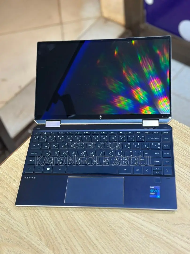 New Laptop HP Spectra 13 16GB Intel Core I7 SSD 500GB