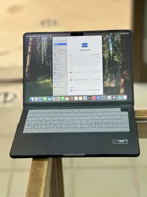 Photo - New Laptop Apple MacBook Pro 18GB Apple M3 Max SSD 512GB