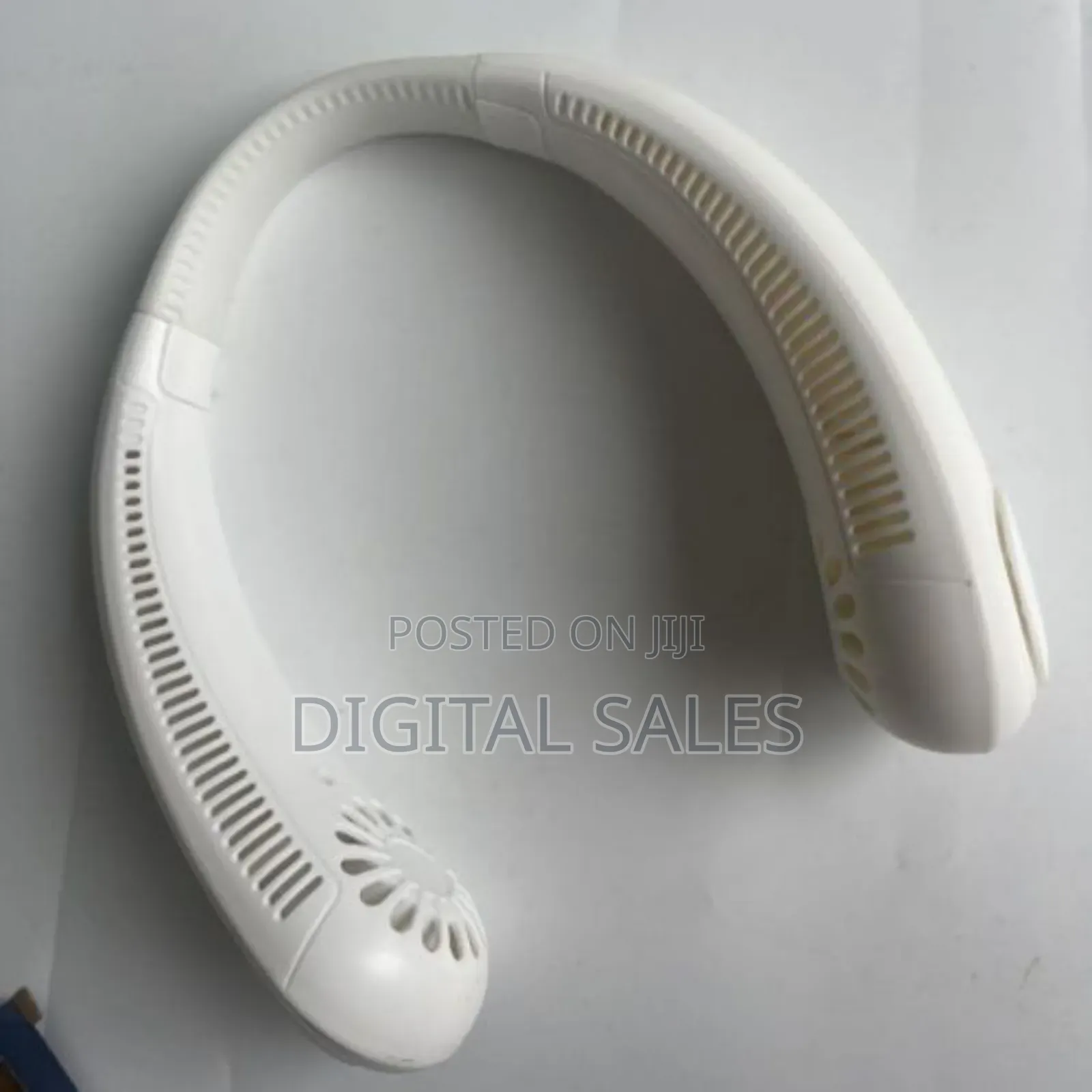 Arctic Air Freedom Neck Cooler.
