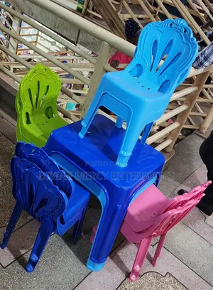 Kidz Seats and Table