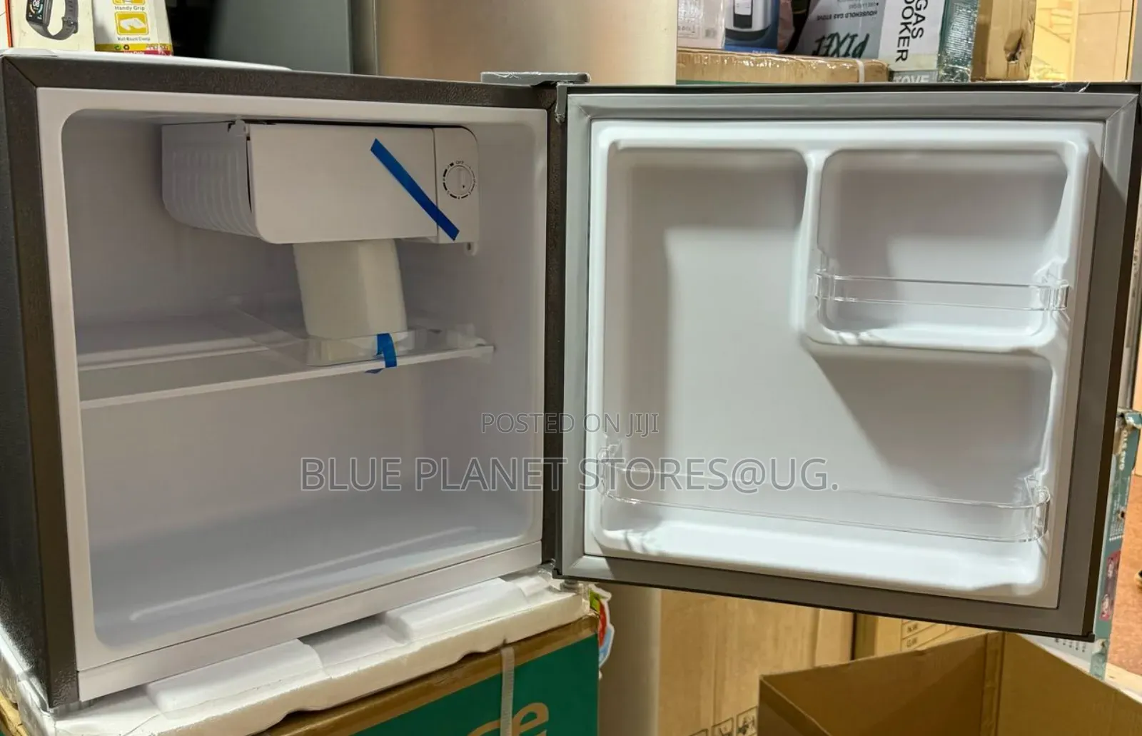 CHIQ 60 Litres Single Door Mini Refrigerators \\ CSR60DSK3