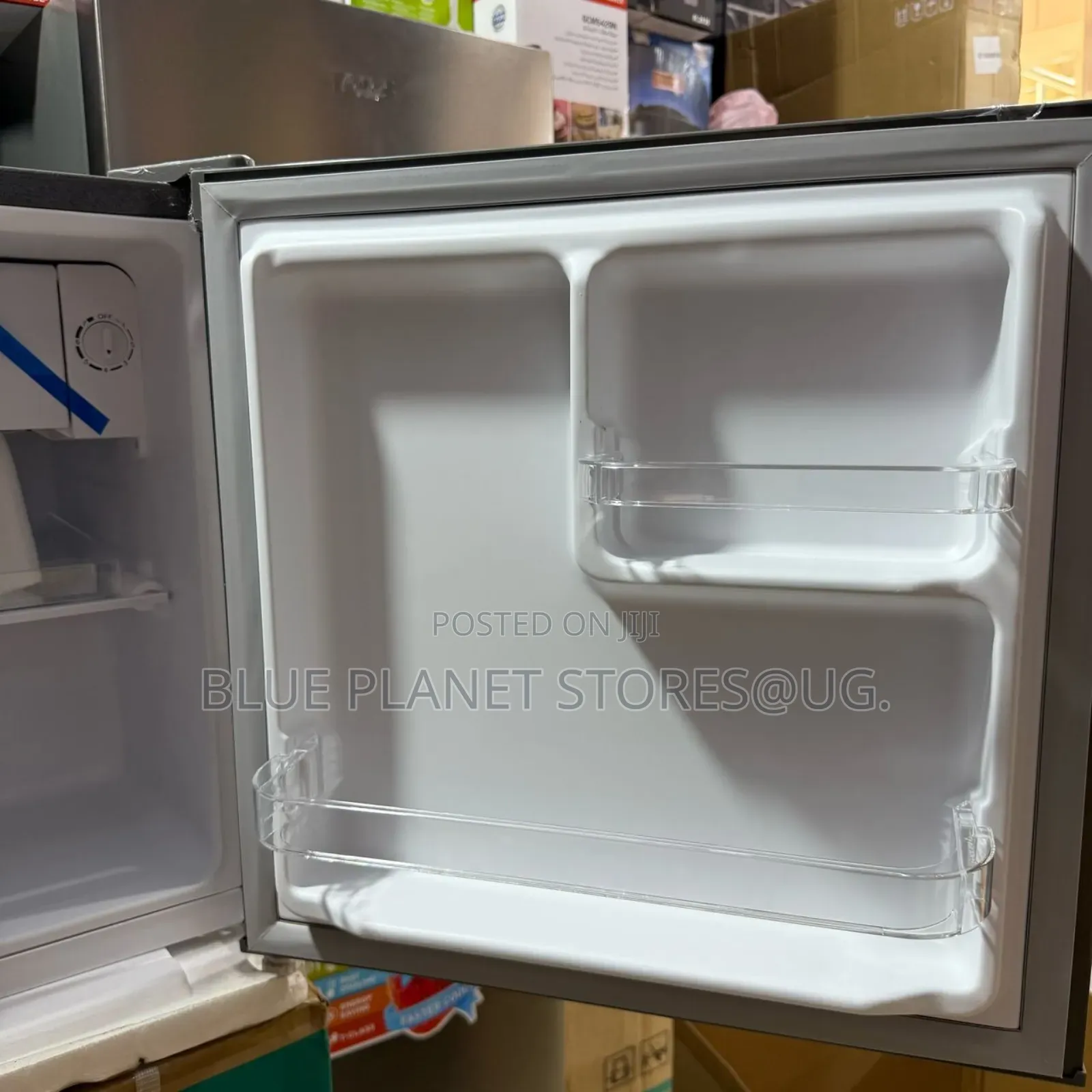 CHIQ 60 Litres Single Door Mini Refrigerators \\ CSR60DSK3
