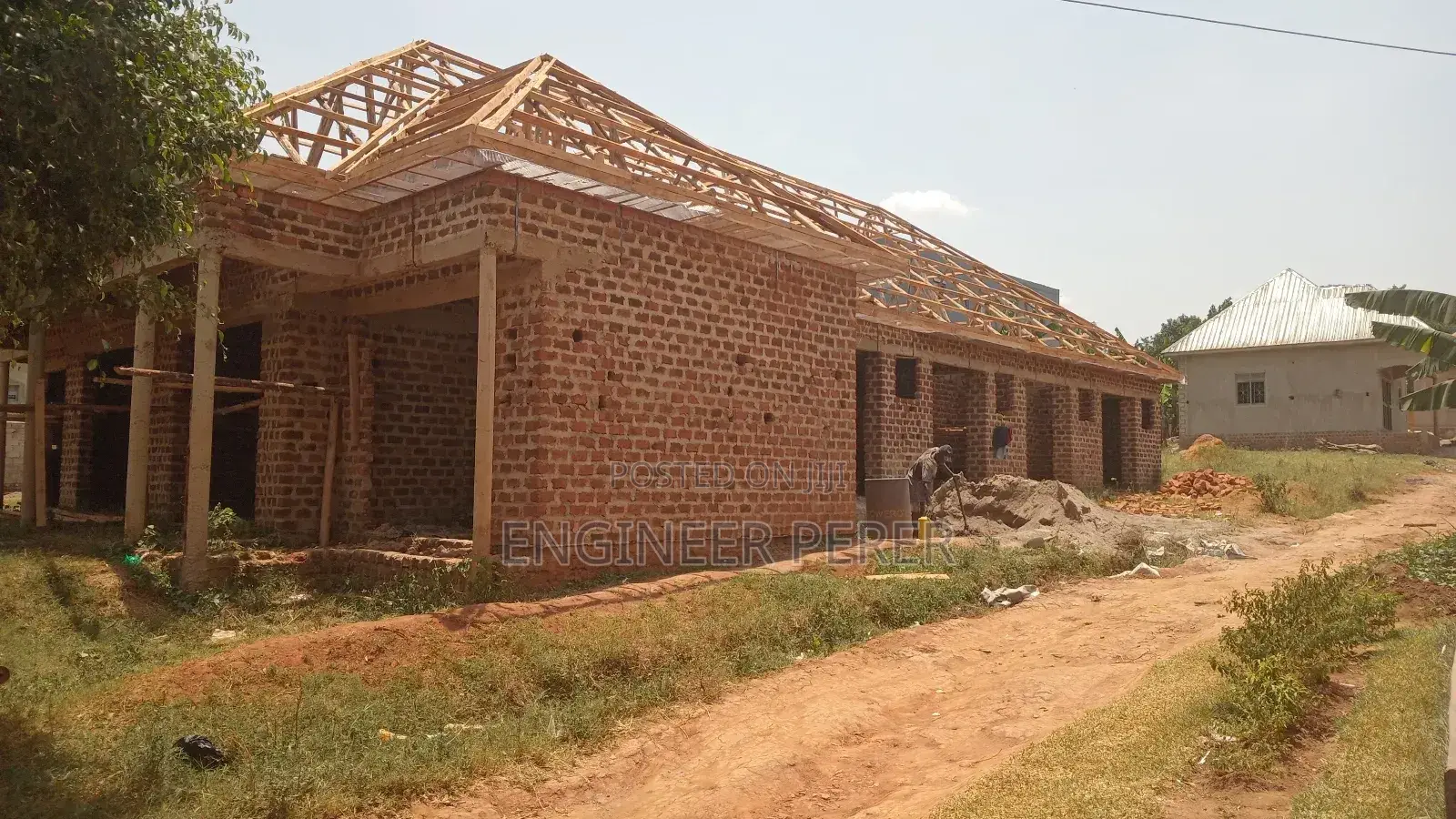 Roof Mwamba Fashion