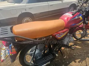 Bajaj Boxer 125 2023 Red