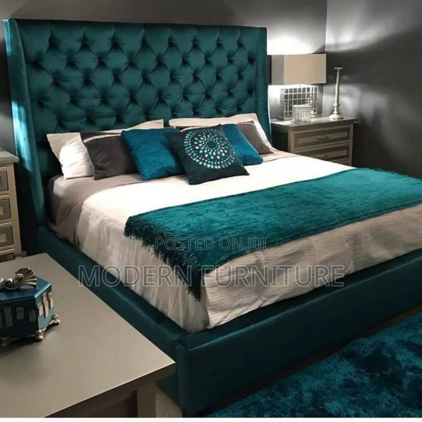 Modern Dressed Bed of 5x6 Feet