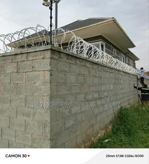 Electric Fence With Energizer
