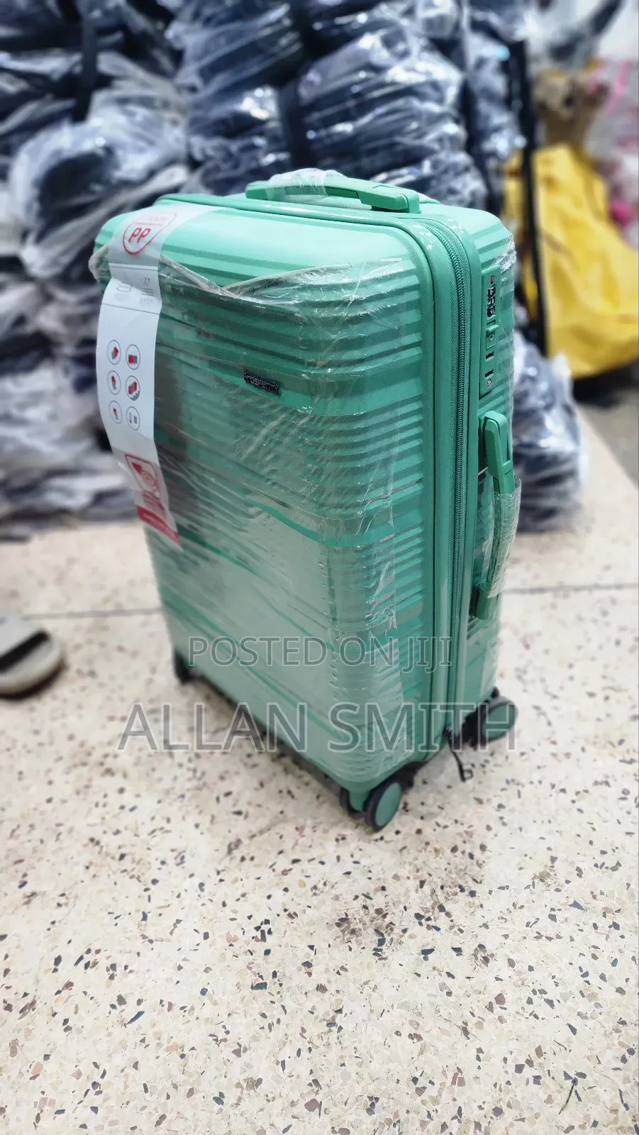Simple Plastic Suit Case