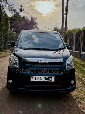 Photo - Toyota Noah 2.0 143hp FWD (8 Seater) 2009 Black