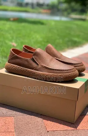 New Men's Soft Leather Comfortable Clarks Casuals in Stock