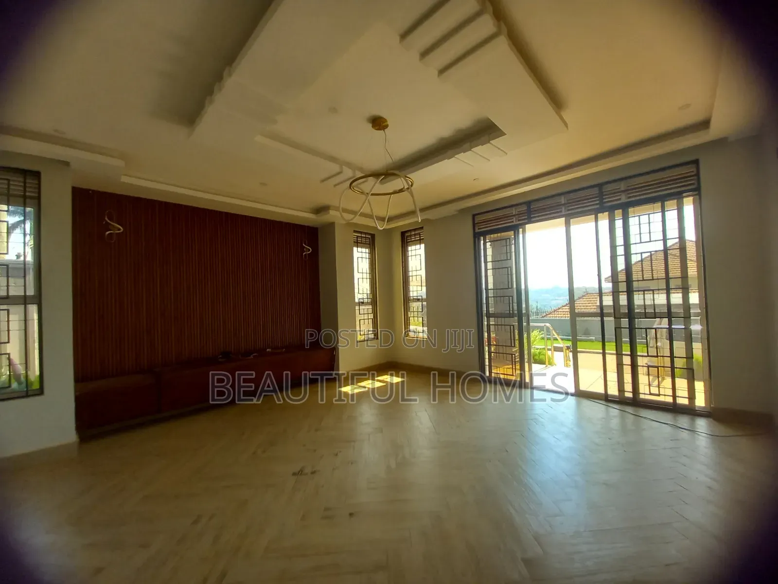 Furnished 5bdrm Mansion in Kira Town, Central Division for sale