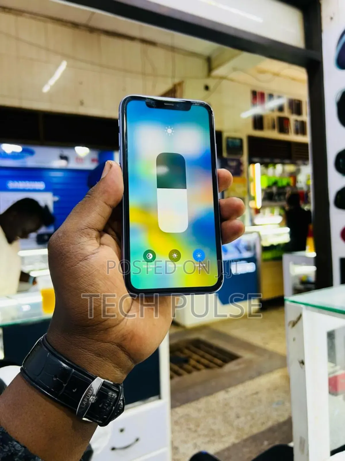 New Apple iPhone 11 64 GB Blue