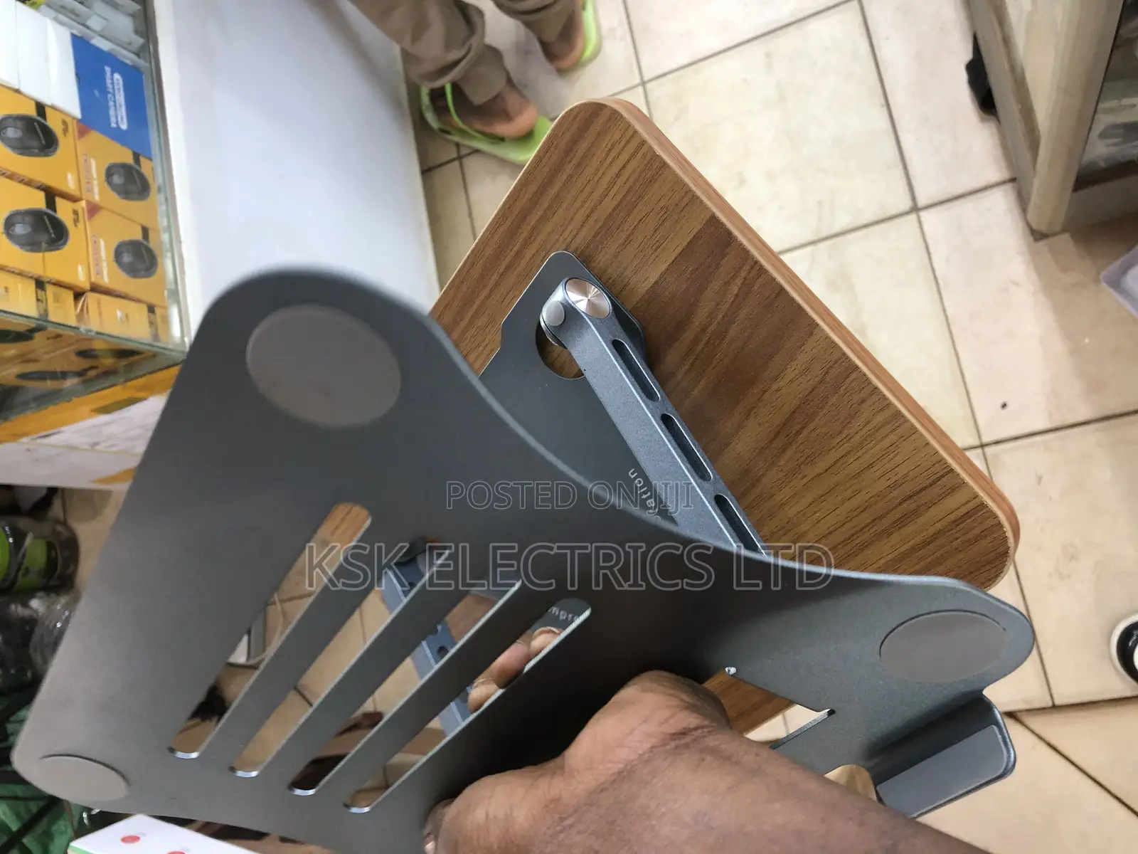 Laptop Stand Efficient Heat Dissipation and Lifting