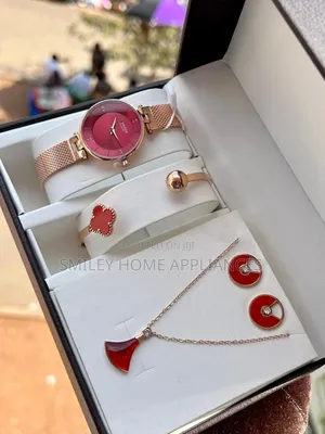 Curren Rose Gold Wrist Stylish Gift Box Watch