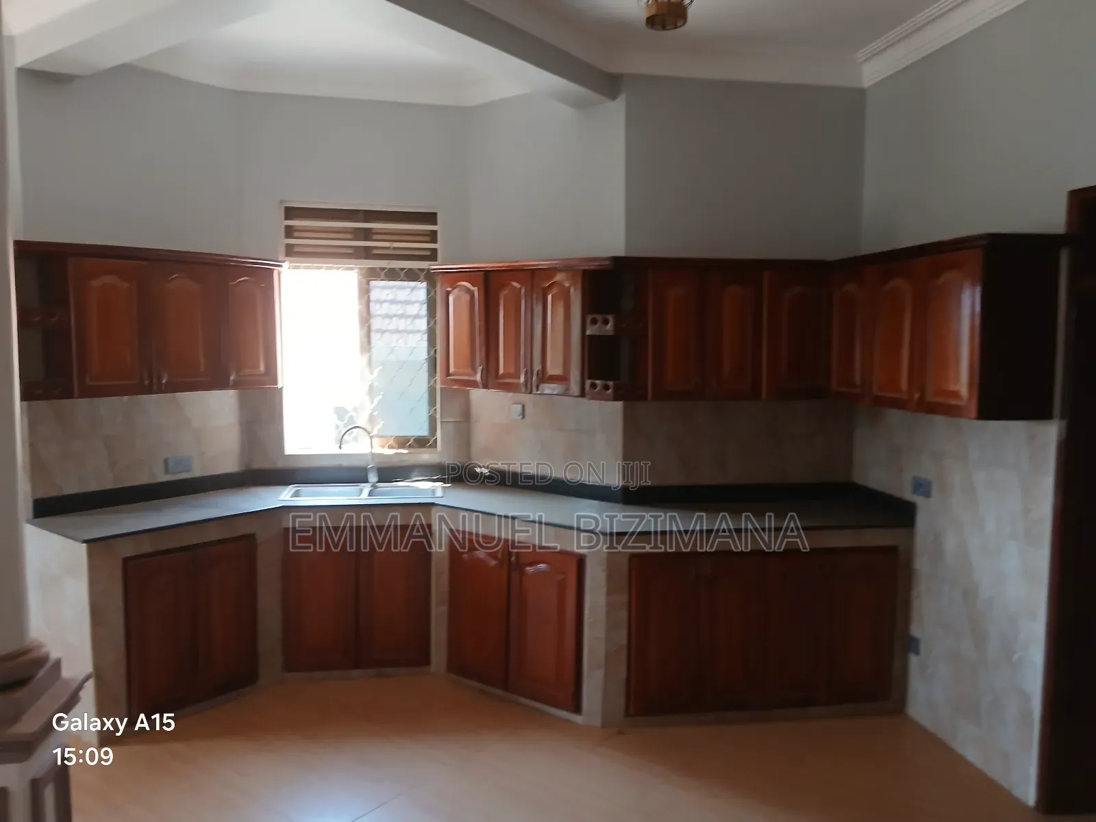 6bdrm Block of Flats in Wemac Properties, Wakiso / Wakiso for sale