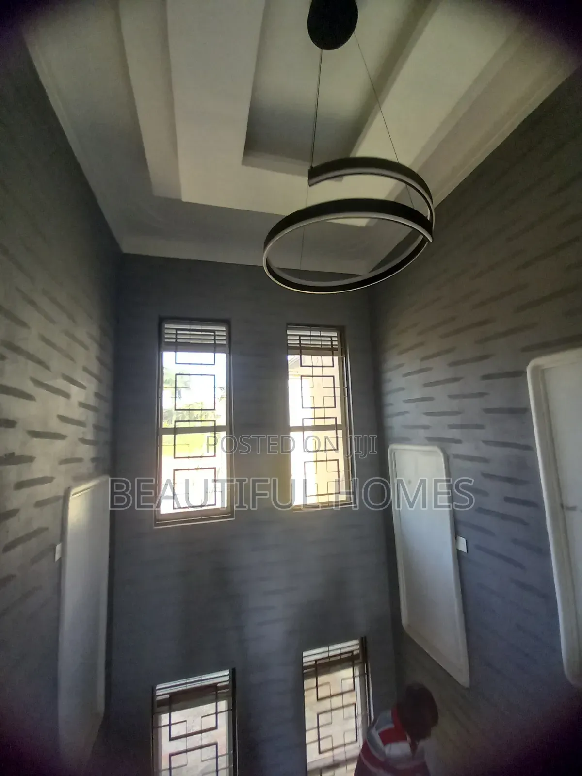 Furnished 5bdrm Duplex in Kira for sale