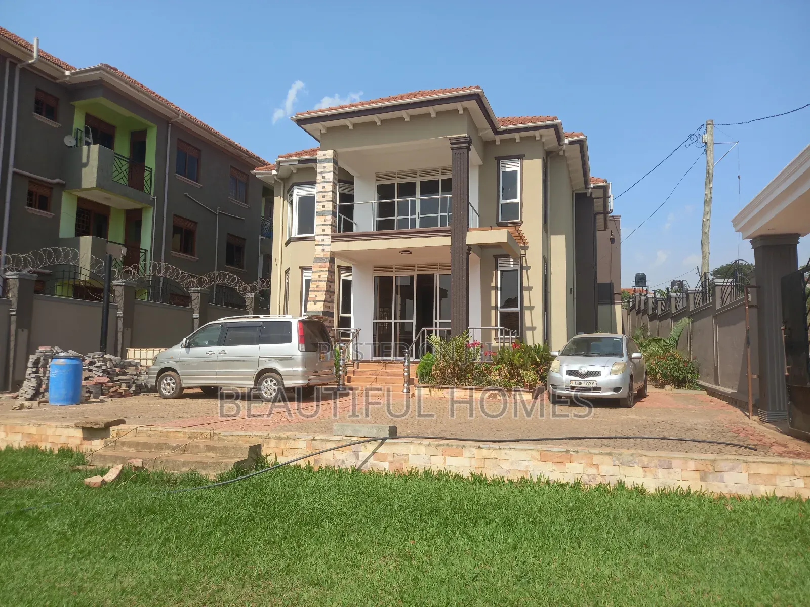 Furnished 5bdrm Duplex in Kira for sale