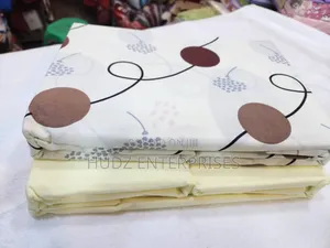 6pc Cotton Bedsheets 6x6 White and Cream