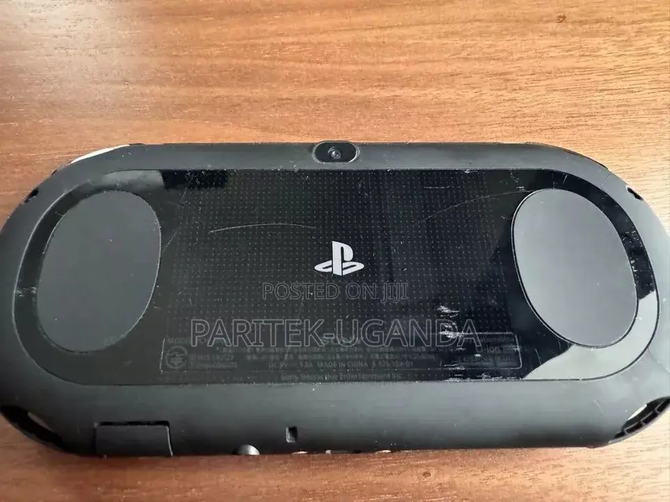 Ps Vita Pch-2000 Sony Playstation Accessory Complete Console