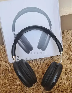 Black P9 Wireless Headphones/ Memory Card Slot