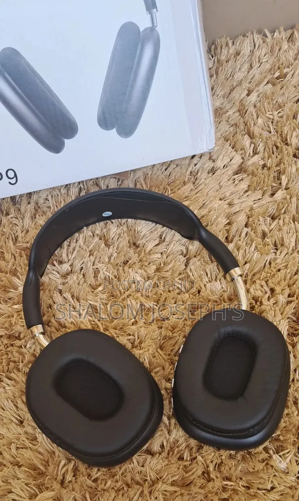 Black P9 Wireless Headphones/ Memory Card Slot