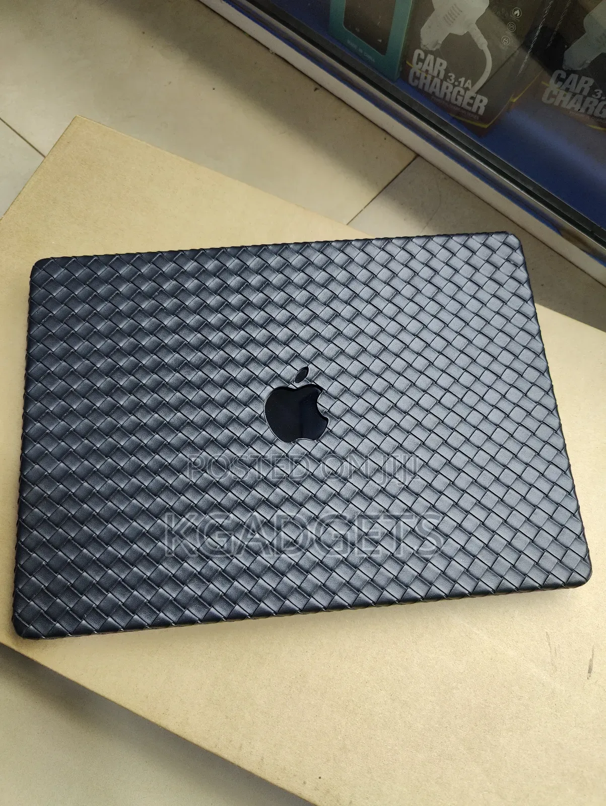 Laptop Apple MacBook Pro 2023 M3 14-Inch 18GB Apple M3 Pro SSD 512GB