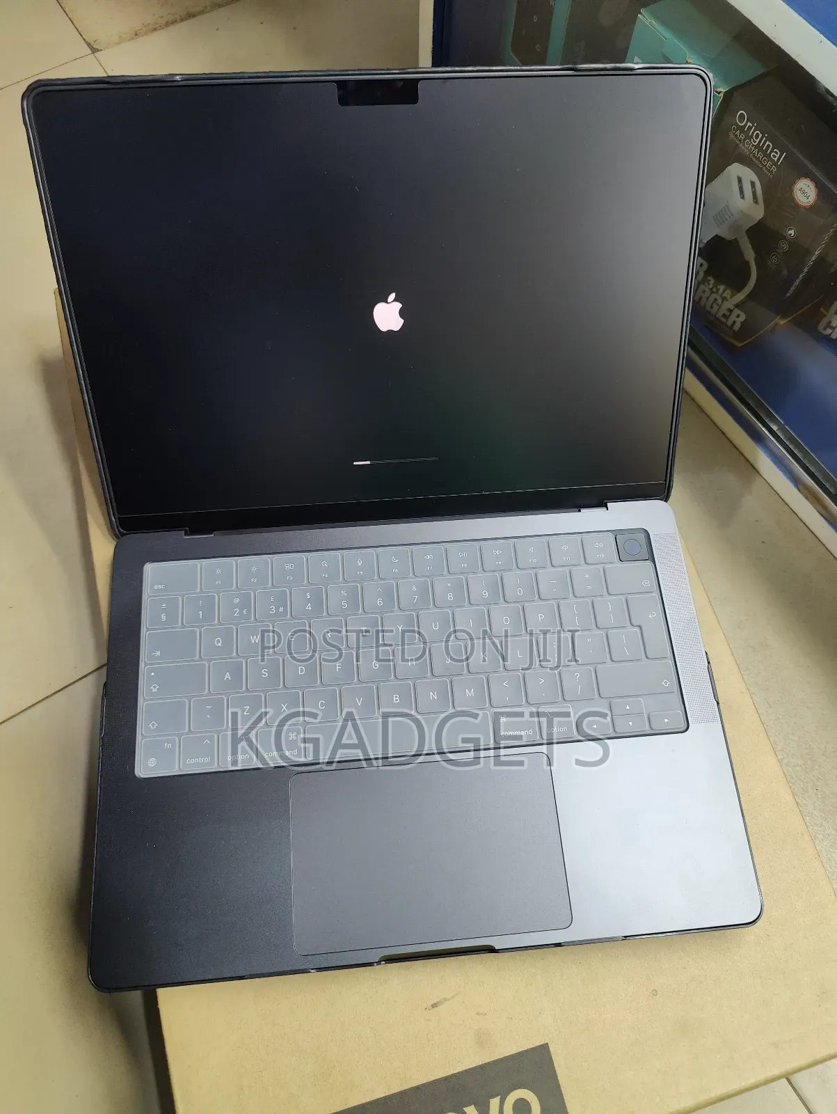 Laptop Apple MacBook Pro 2023 M3 14-Inch 18GB Apple M3 Pro SSD 512GB