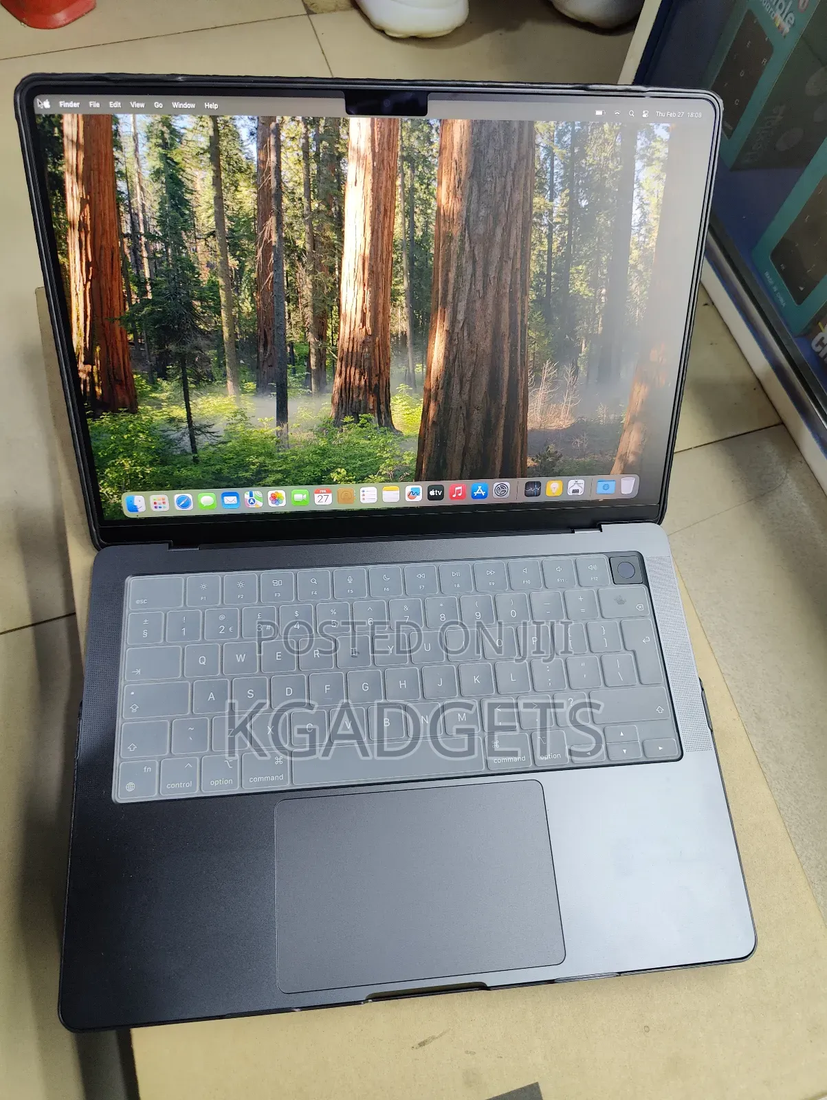 Laptop Apple MacBook Pro 2023 M3 14-Inch 18GB Apple M3 Pro SSD 512GB