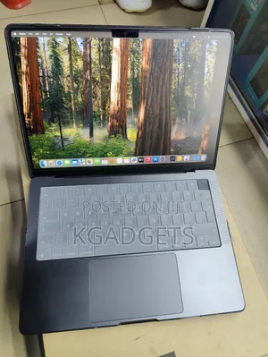 Laptop Apple MacBook Pro 2023 M3 14-Inch 18GB Apple M3 Pro SSD 512GB