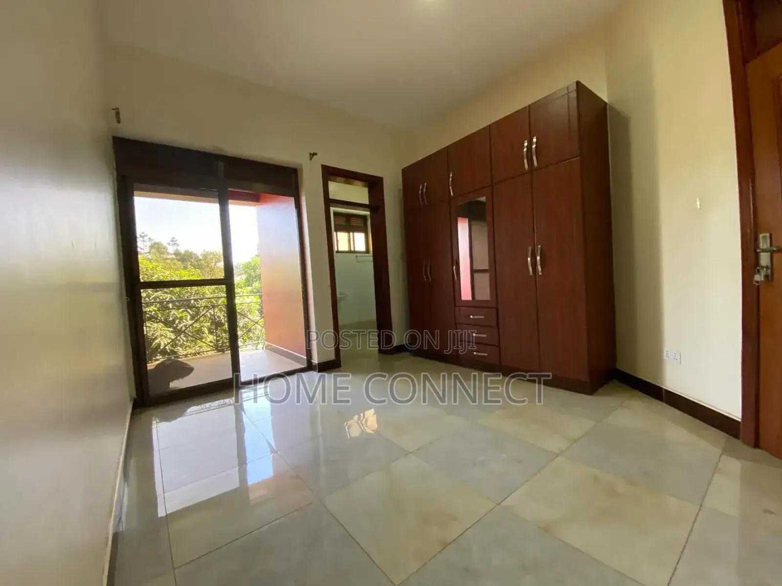 2bdrm Apartment in Muyenga Kiwafu, Central Division for rent