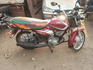 TVS HLX 125 2022 Red