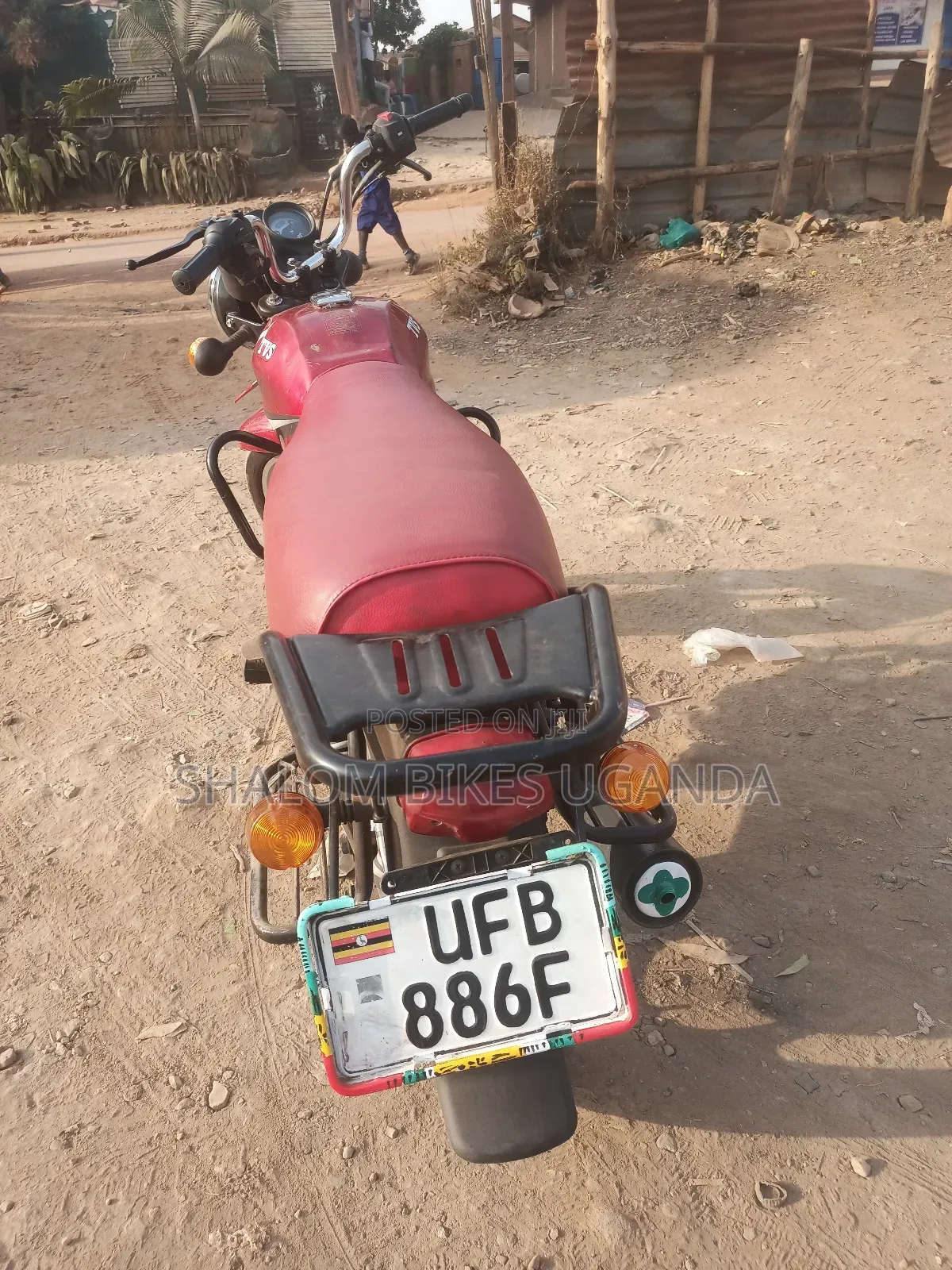 TVS HLX 125 2022 Red