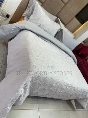8pcs Duvet Set With a Zipped Duvet
