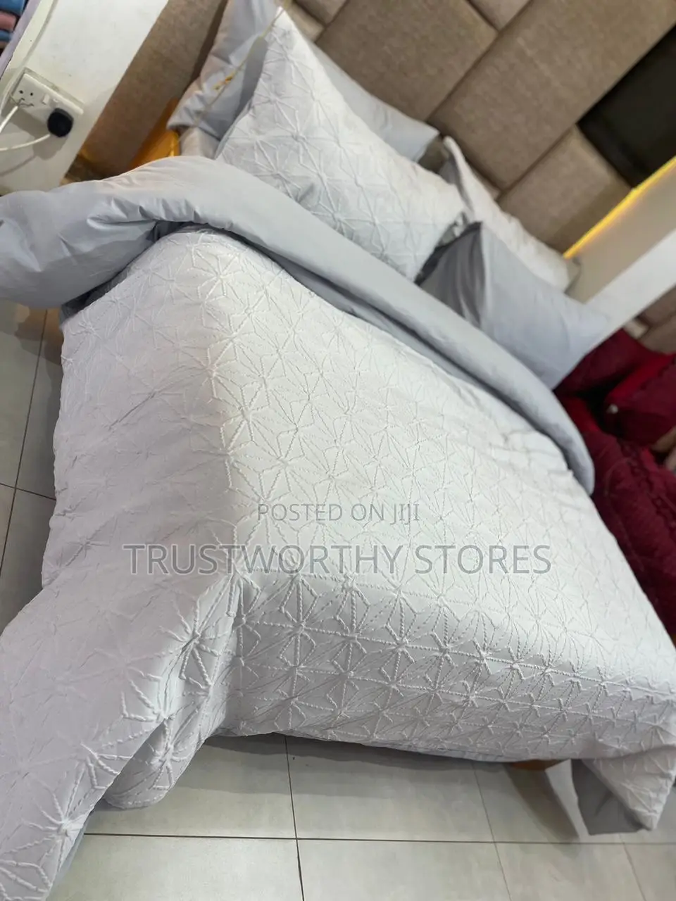 8pcs Duvet Set With a Zipped Duvet