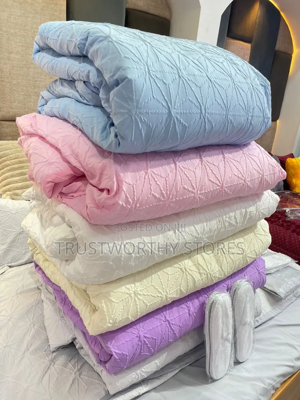 8pcs Duvet Set With a Zipped Duvet