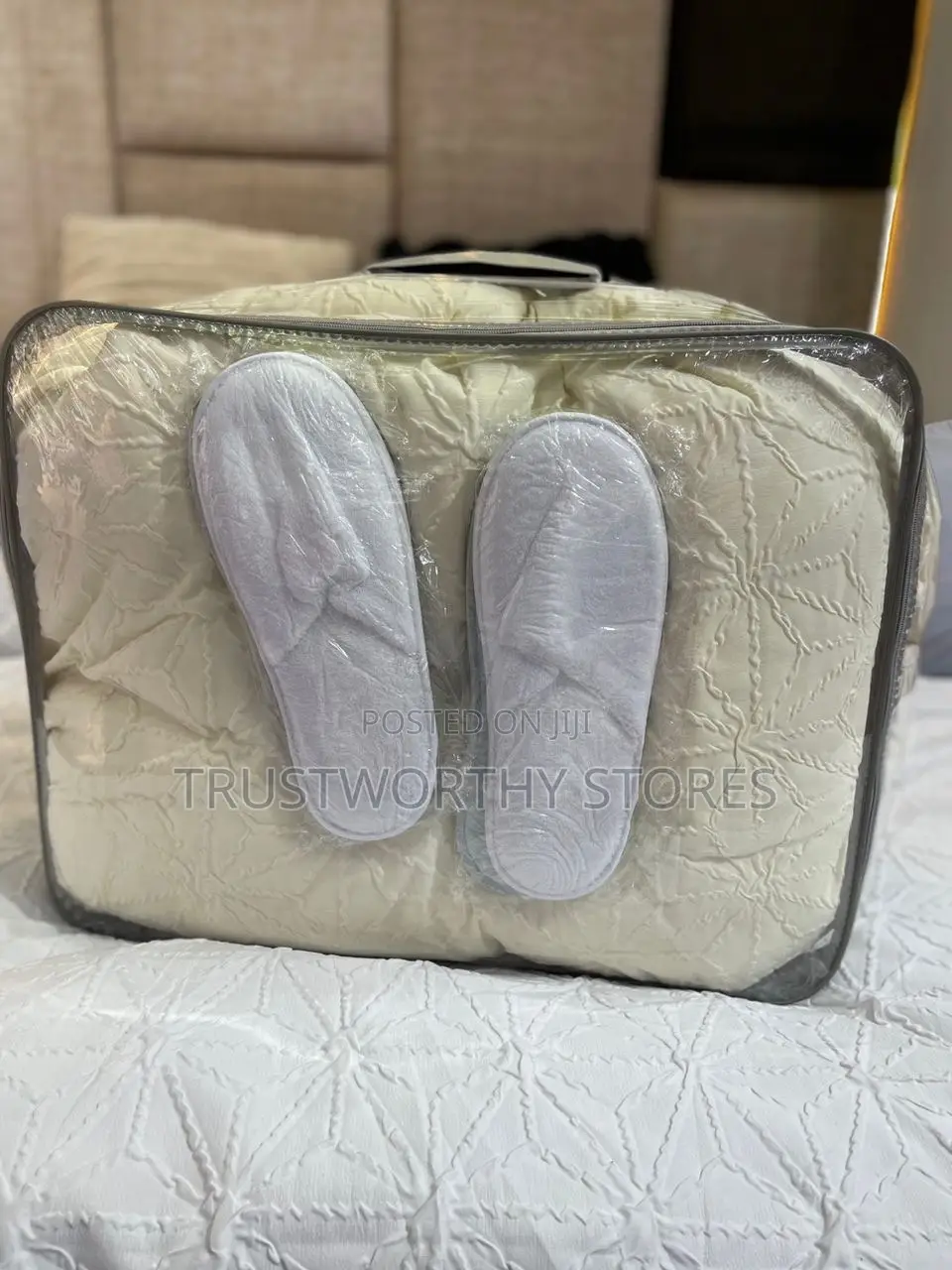8pcs Duvet Set With a Zipped Duvet