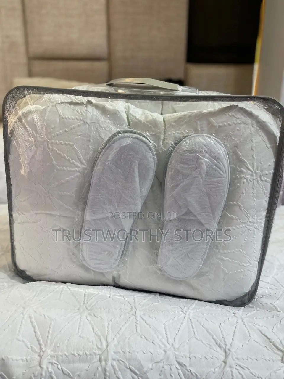 8pcs Duvet Set With a Zipped Duvet